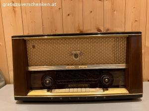Alter Philips Röhrenradio / Vintage-Radio – funktionstüchtig