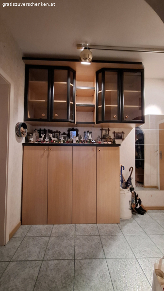 Anrichte mit Hängeschrank