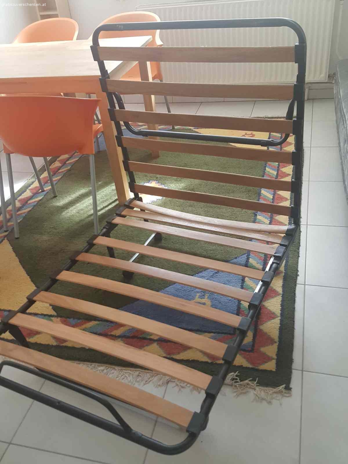 Aufklappbett 90 x 190. Ich verschenke Aufklappbett 90 x 190 ohne Matratze gegen Selbstabholung in 1180 Wien