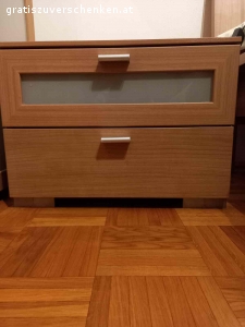 Bettanlage neuwertig und modern.2 Nachtkästchen, Lattenrost. Bettanlage neuwertig und modern.2 Nachtkästchen,  Lattenrost und Matratzen,  Abbau und Abholung ganz dringend. Bis spätestens Dienstag, 6.12.2022 abends.