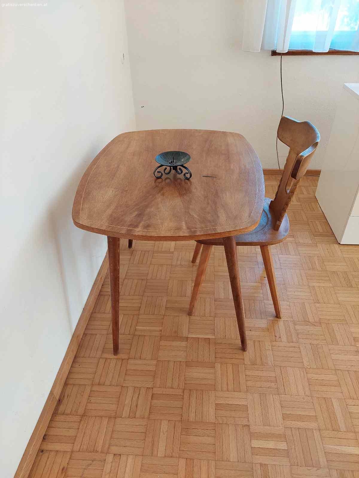 Diverse Möbel. Diverse Möbel und Küche inkl. Kühlschrank und Backofen zu verschenken