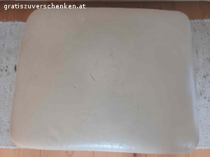 Echtleder-Sofa beige. SOFA: 190cm lang, 90cm tief, 94cm hoch
FUẞBANK: 50x60cm

SELBSTABHOLUNG in Diesendorf (3243, Melk, NÖ)