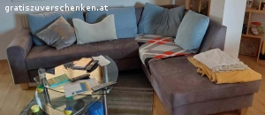 Ecksofa mit Bettfunktion. Ecksofa mit Bettfunktion und Polster; Microfaserbezug; Maße ca. 235*195