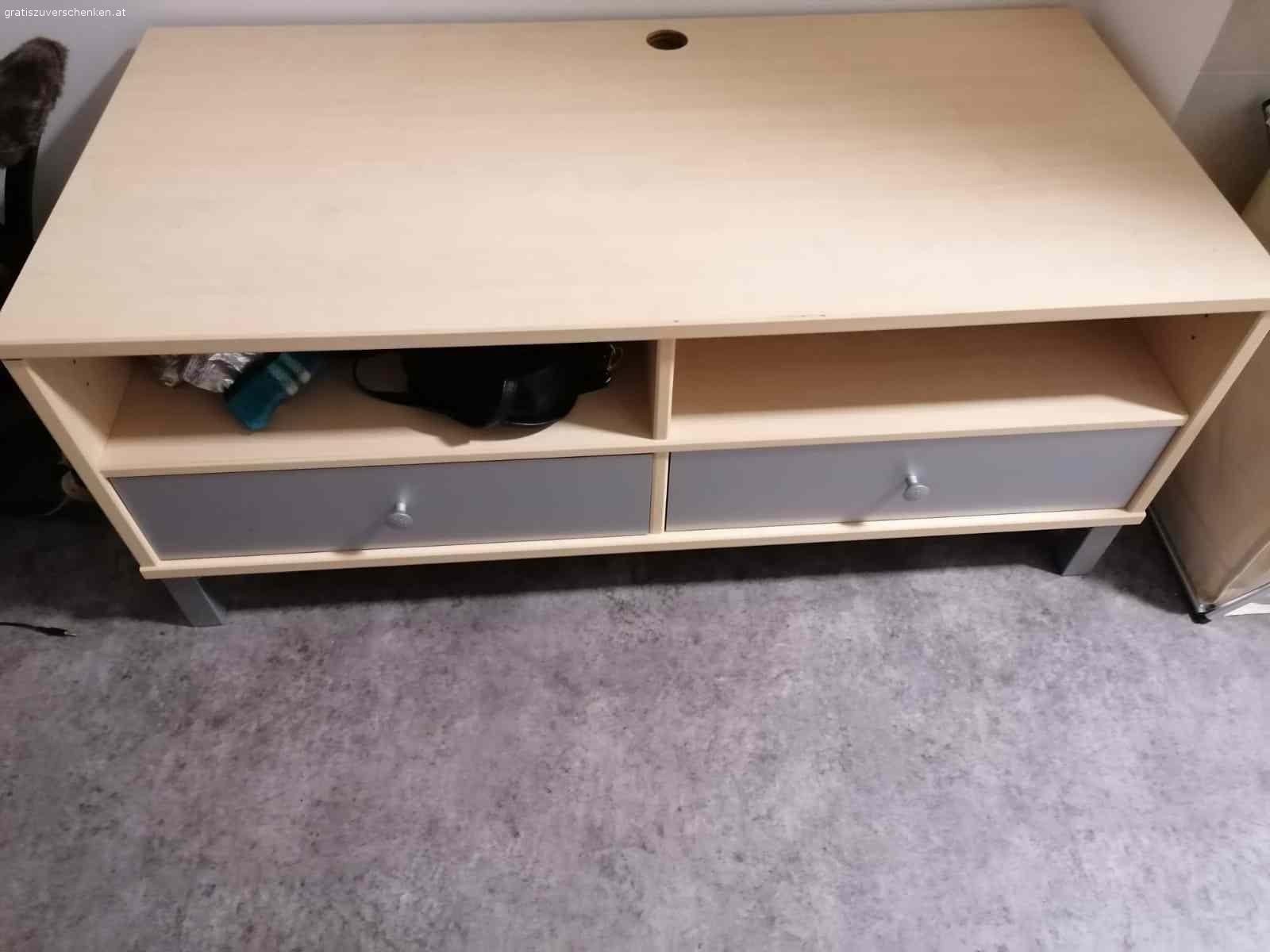 Fernsehboard. Verschenke Fernsehboard neuwertig