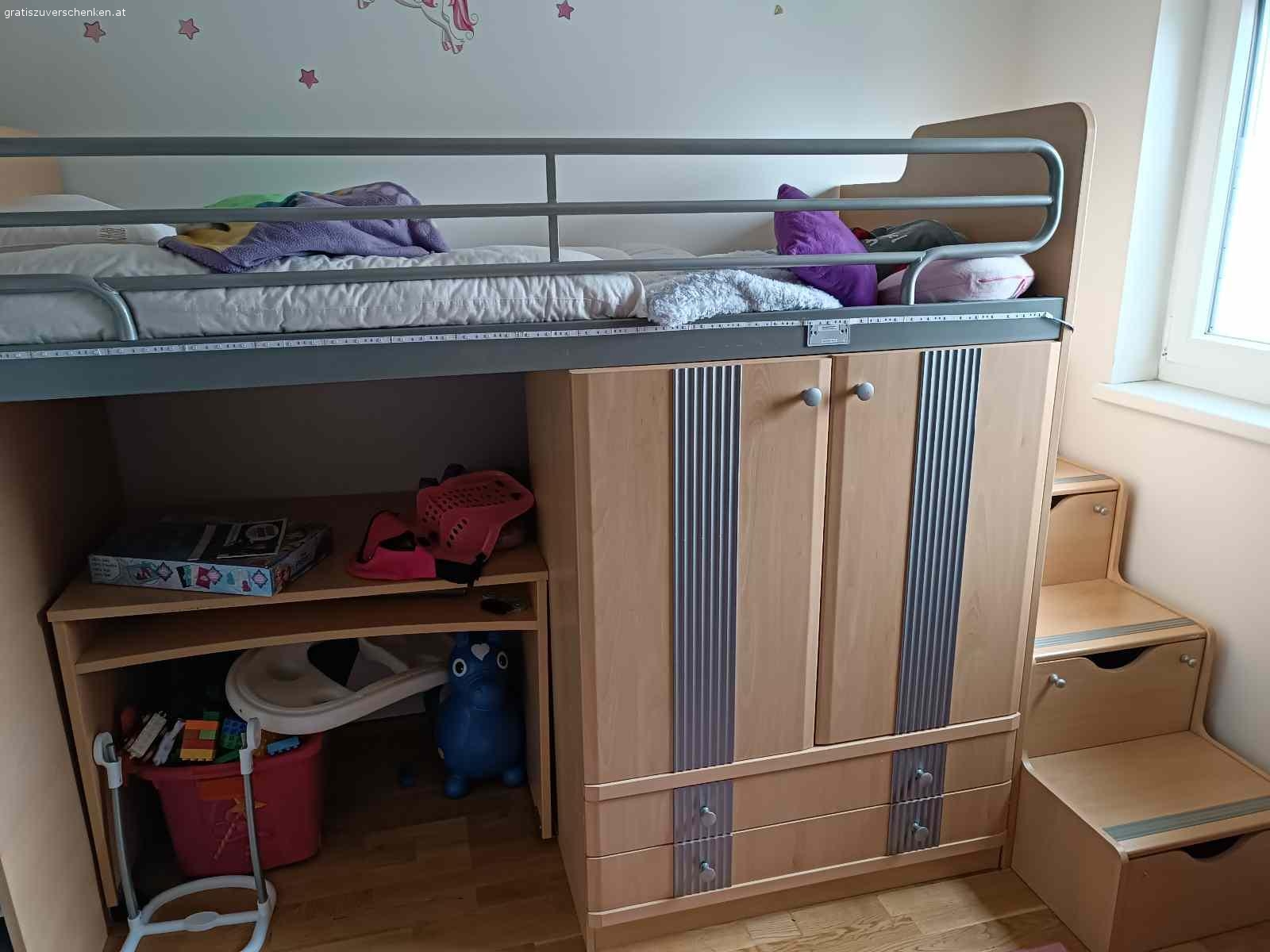 Hochbett. Hochbett abzubauen und abzuholen