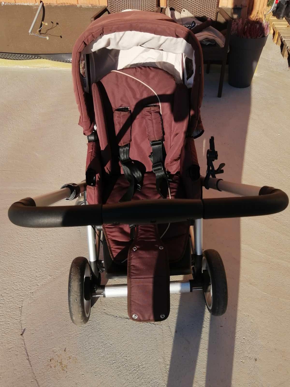 Kinderwagen zu verschenken. Kinderwagen 

Babywanne + Adapter für Maxi Cosi