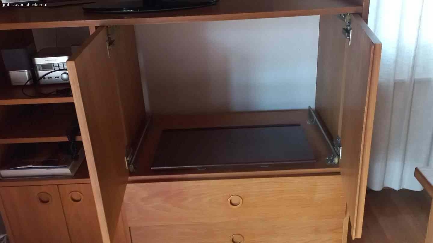 Kommode, Medienschrank, sideboard. Wegen Umbau für Selbstabholer Punkt Maße: 120 hoch, 60 tief, 140 breit, ohne tv