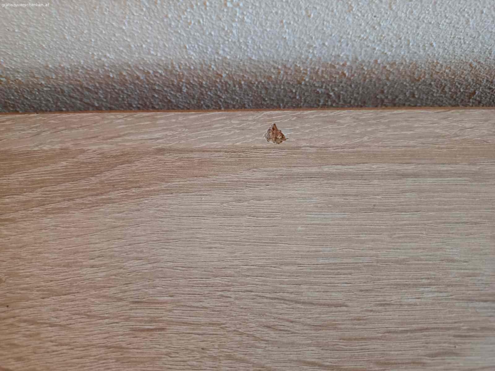 Kommode Sideboard Anrichte. Größe:

175,7 cm x 38,5 cm x 93,5 cm

Am letzten Foto sieht man einen kleinen Schönheitsfleck. Er fällt aber kaum auf. Abholung vom Erdgeschoss