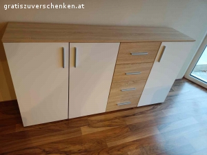 Kommode Sideboard Anrichte. Größe:

175,7 cm x 38,5 cm x 93,5 cm

Am letzten Foto sieht man einen kleinen Schönheitsfleck. Er fällt aber kaum auf. Abholung vom Erdgeschoss