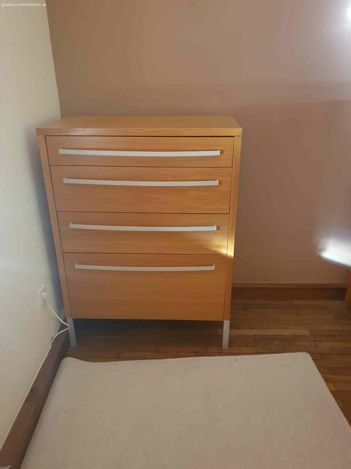 Kommode zu verschenken Möbel Gratis zu verschenken
