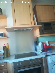 Küche zu verschenken. Verschenke Dan Küche mit Geräten , selbstabbau, Ende September zu haben