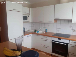 Küche. Küche ab 22.4.2024 zu vergeben, Selbstabbau und Abholung

Links 165cm, Mitte 290cm, rechts ca. 220cm, Bar ca. 140cm
Alle E-Geräte (Siemens) funktionstüchtig