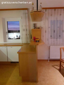 Küche. Küche ab 22.4.2024 zu vergeben, Selbstabbau und Abholung

Links 165cm, Mitte 290cm, rechts ca. 220cm, Bar ca. 140cm
Alle E-Geräte (Siemens) funktionstüchtig