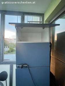 Kühlschrank. Kühlschrank zu verschenken, stand seit 2 Jahren auf der Terrasse.