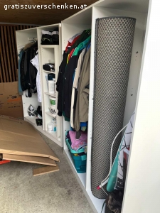 Möbel zu verschenken. Bauen um und verschenken Möbel! Dann natürlich ohne Kleider drinnen;)

Selbstabholung!!! Bitte auch selbst abbauen auch im Fall;)

Entweder heute Nachmittag 16 bis 20h oder morgen zwischen 8 und 14h in Arzl holen,  oder einfach ab 9.12. vorm Haus mitnehmen was noch da ist!
Arzlerstrasse 138g (bei grau weißem Haus 136 steile Straße ganz hinunter)
Viel Spaß!