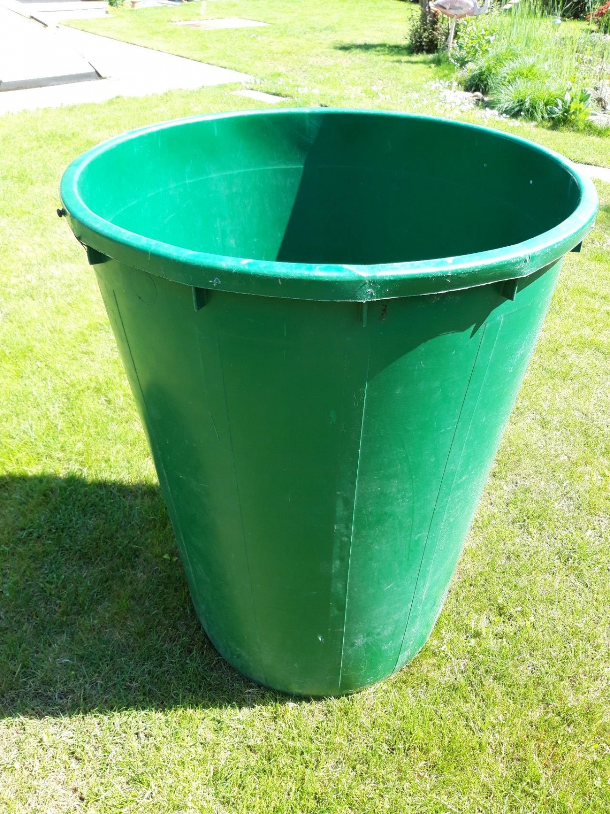 REGENTONNE. 200 Liter Fassungsvermögen, ohne Deckel