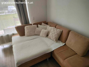 Sitzgruppe 250x190 cm plus Hocker. Sitzgruppe 250x190 cm plus Hocker 80x100 cm.
Zu verschenken!

Abholung in St Pölten