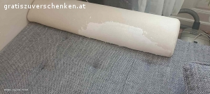 Sofa mit Bettfunktion. Wir verschenken gebrauchtes Sofa mit Bettfunktion.Es ist Abgenutzt aber in einen sehr guten Zustand. Tierfreier, Nichtraucher Haushalt. Selbstabholung, 4.Stock ,ohne Lift.