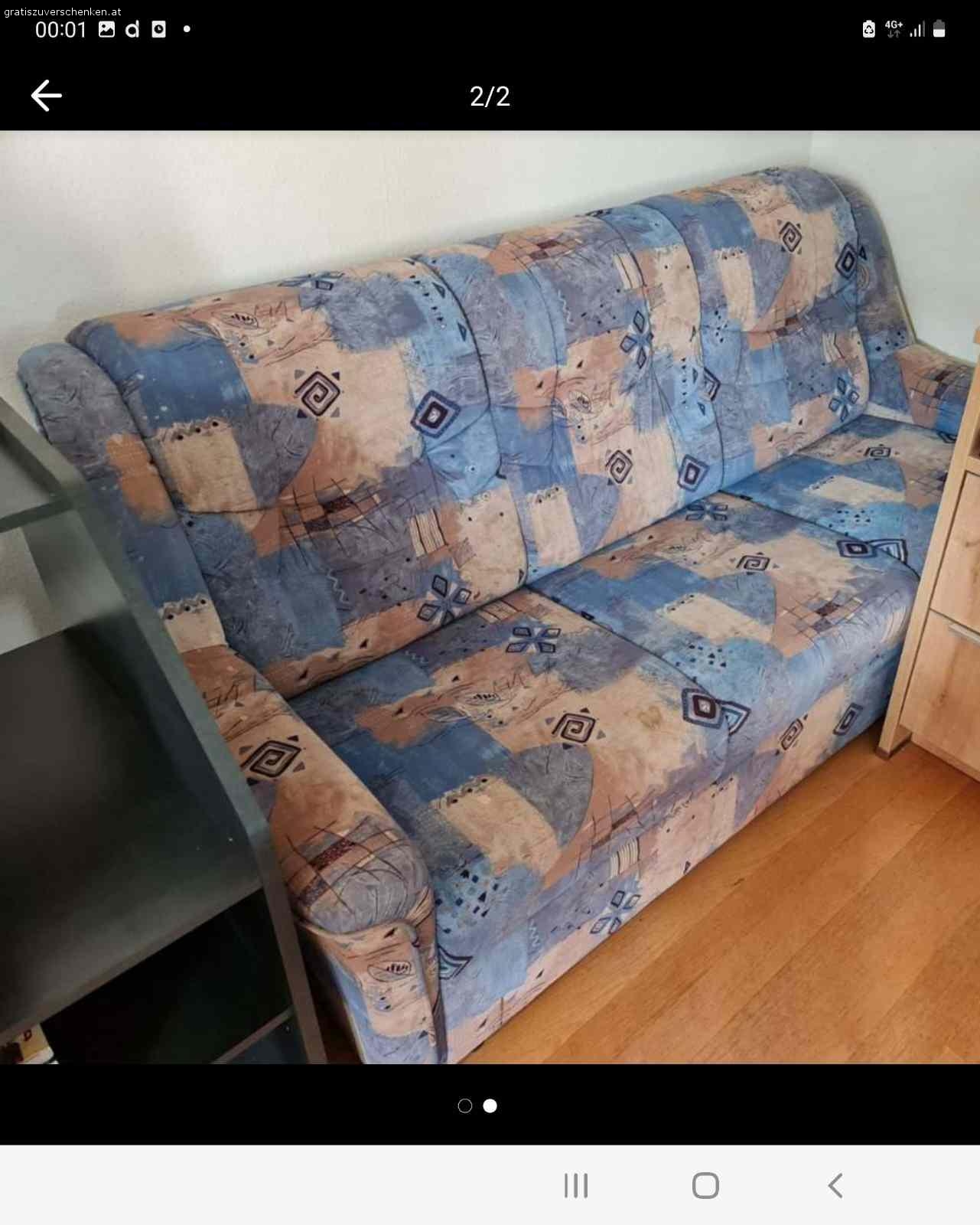 Sofa. Sofa zu verschenken,wie neu,wurde nur als Ablage verwendet....Wer möchte,es gibt auch einen Fauteul dazu,man müsste nur die Rollen erneuern...abzuholen in Wien Simmering