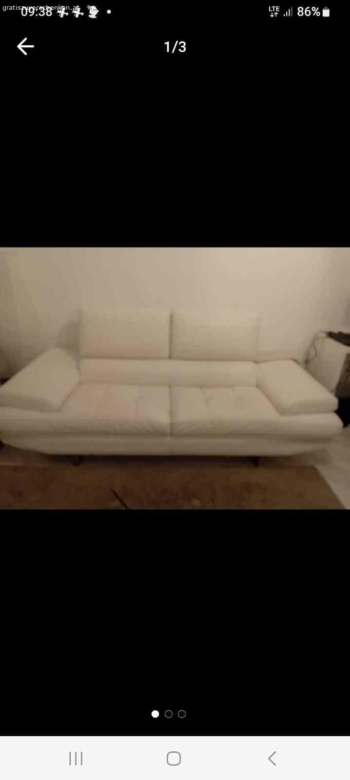 Sofa. 230 cm breit 
107 cm tief