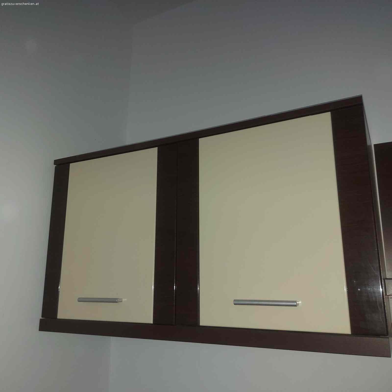 Tvboard Wohnwand. Wohnwand

Hängekasten Breite 100 cm Tiefe 37
Dekohängeregal Breite 100 cm

Tv Lowboard Breite 100 cm Tiefe 53
2 Stk

Leichte Gebrauchsspuren, auf der Glanzfolie bzw. Frontseite

Nur Selbstabholung möglich in Mödling 
Wird nicht zerlegt
Lg