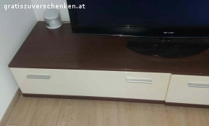 Tvboard Wohnwand. Wohnwand

Hängekasten Breite 100 cm Tiefe 37
Dekohängeregal Breite 100 cm

Tv Lowboard Breite 100 cm Tiefe 53
2 Stk

Leichte Gebrauchsspuren, auf der Glanzfolie bzw. Frontseite

Nur Selbstabholung möglich in Mödling 
Wird nicht zerlegt
Lg