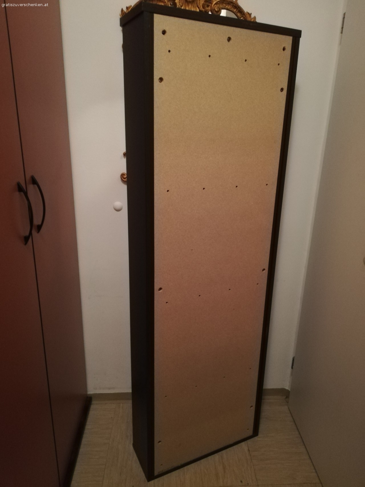 Verschenken. Hängeschrank
