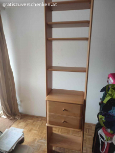 Wandschrank Vollholz. Wandschrank aus Vollholz, Höhe  2 meter, 60 cm Breite und 30 cm Tiefe. Nur an Selbstabholer, bitte zu zweit, Regal ist schwer und lässt sich nicht auseinander bauen.