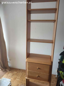Wandschrank Vollholz. Wandschrank aus Vollholz, Höhe  2 meter, 60 cm Breite und 30 cm Tiefe. Nur an Selbstabholer, bitte zu zweit, Regal ist schwer und lässt sich nicht auseinander bauen.