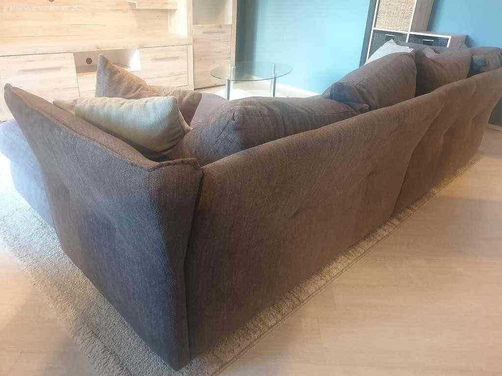 Wohnlandschaft, Couch, Sofa, große Eckcouch. Gut erhaltene etwa ein Jahr von den Vormietern benützte Couch. Nichtraucherhaushalt, keine Tiere.