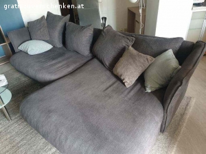 Wohnlandschaft, Couch, Sofa, große Eckcouch. Gut erhaltene etwa ein Jahr von den Vormietern benützte Couch. Nichtraucherhaushalt, keine Tiere.