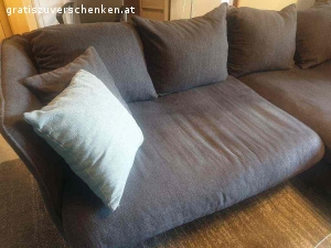 Wohnlandschaft, Couch, Sofa, große Eckcouch. Gut erhaltene etwa ein Jahr von den Vormietern benützte Couch. Nichtraucherhaushalt, keine Tiere.