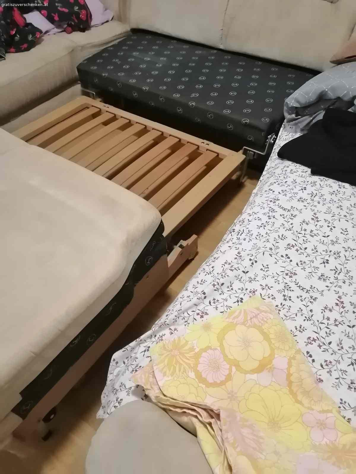 WOHNLANDSCHAFT  MIT STAUKASTEN,. Wir verschenken gratis  eine
WOHNLANDSCHAFT GARNITUR MARKE  HIMOLLA, MIT BETTFUNKTION, BETT STAUKASTEN SESSEL DAZU. GEPFLEFT UND BIS JATZT GUT ERHALTEN
WEGEN NEUAUSCHAFUNG WIRD DAS VERSCHENKT GRATIS
ABHOLBAR AB. 9.11.2923 ODER 10.11.2023
SELBSTABHOLUNG NUR
ABHOLORT 1180