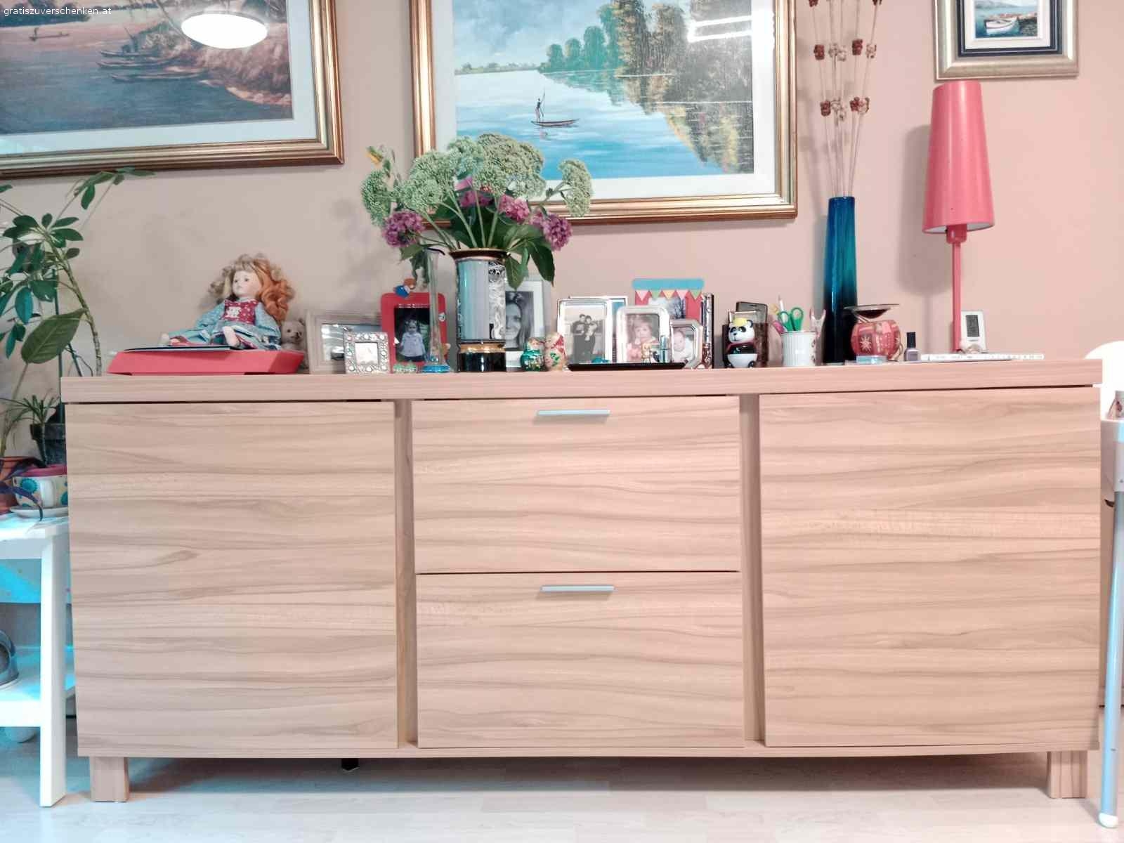 Wohnung+ Sideboard. Maße Wohnwand
B/H/L 319/213/50

Maße Sideboard
B/H/L 197/85/50
Die Möbel stehen zur Selbstabholung bereit, sowie zur selbst Demontage.