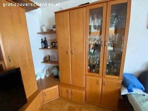 Wohnwand 2 teilig. Teilmassiver Wohnzimmerverbau auch getrennt aufstellbar in Erle
Tischlerarbeit
Zu Verschenken 
Selbstabholung in Klagenfurt