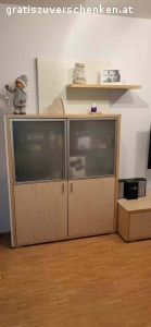 Wohnwand. Wohnwand gegen selbstabholung zu verschenken.