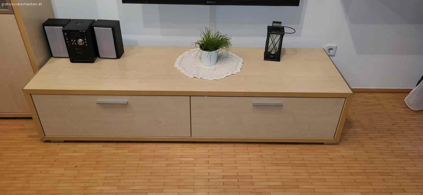 Wohnwand. Wohnwand gegen selbstabholung zu verschenken.