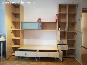 Wohnzimmerkasten. Wohnzimmerschrank in tadellosem Zustand 

Maße: 203 x 215